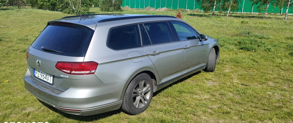 Volkswagen Passat cena 42900 przebieg: 241000, rok produkcji 2014 z Luboń małe 37